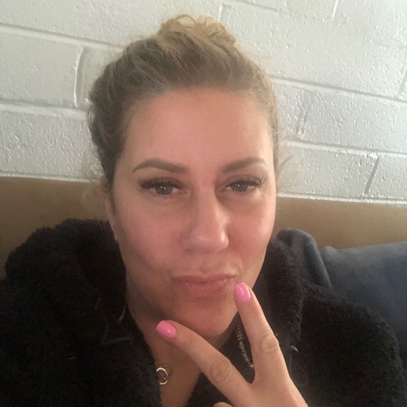 Meet your Posher, Elena - Picture 1 of 1